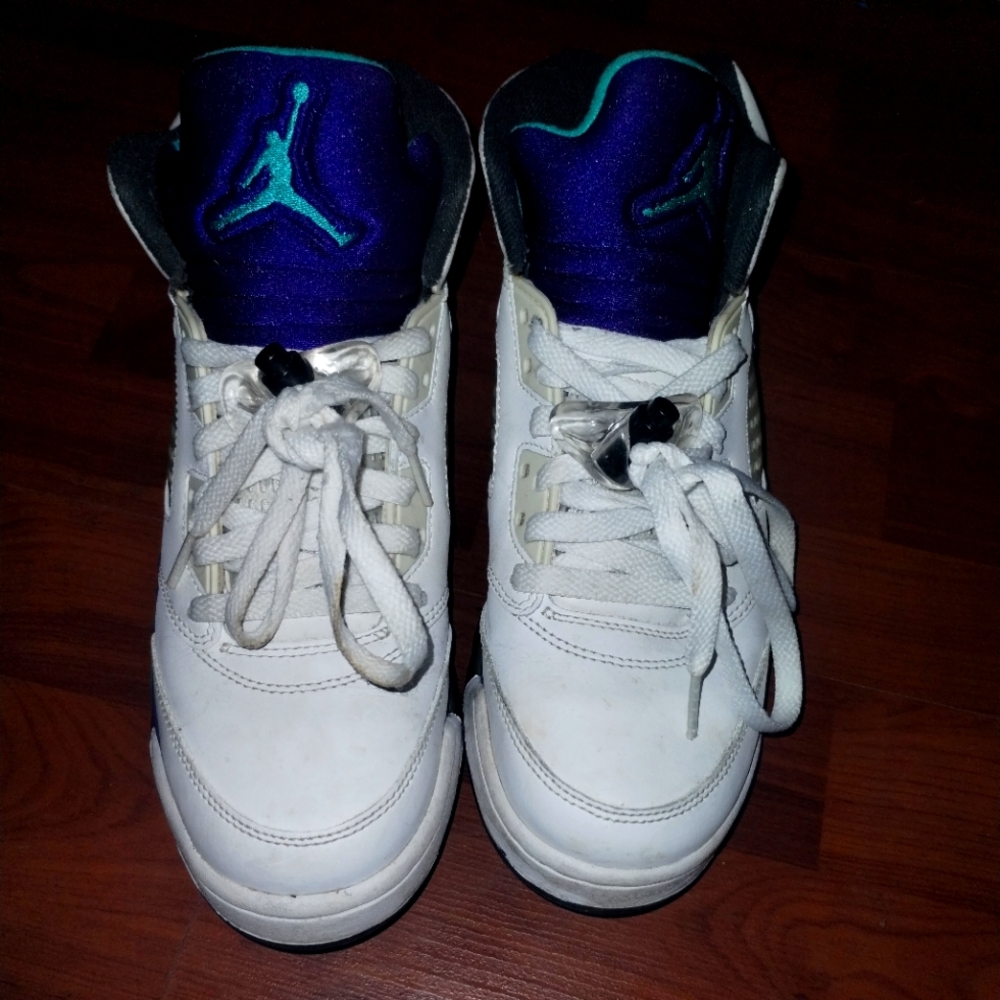 Jordan V retro's grape (youth)